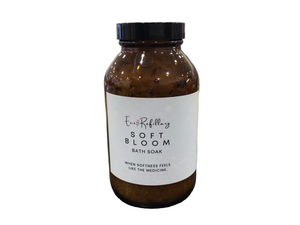 Soft Bloom Bath Soak - 16oz