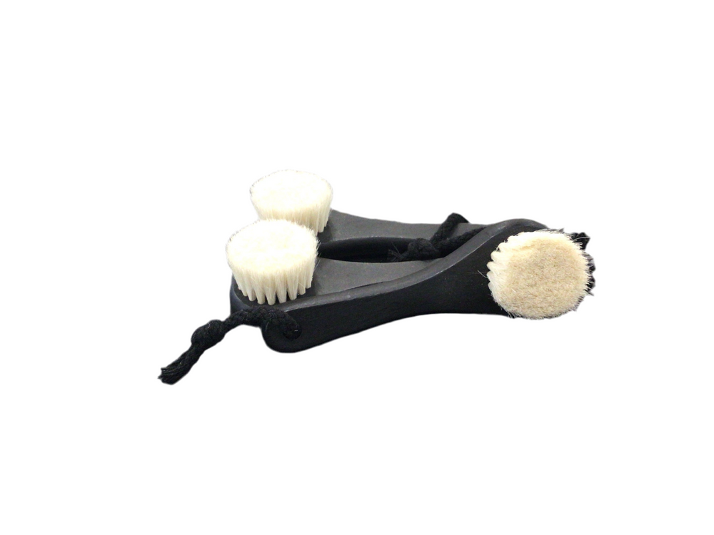 Face Brush with natural bristles
